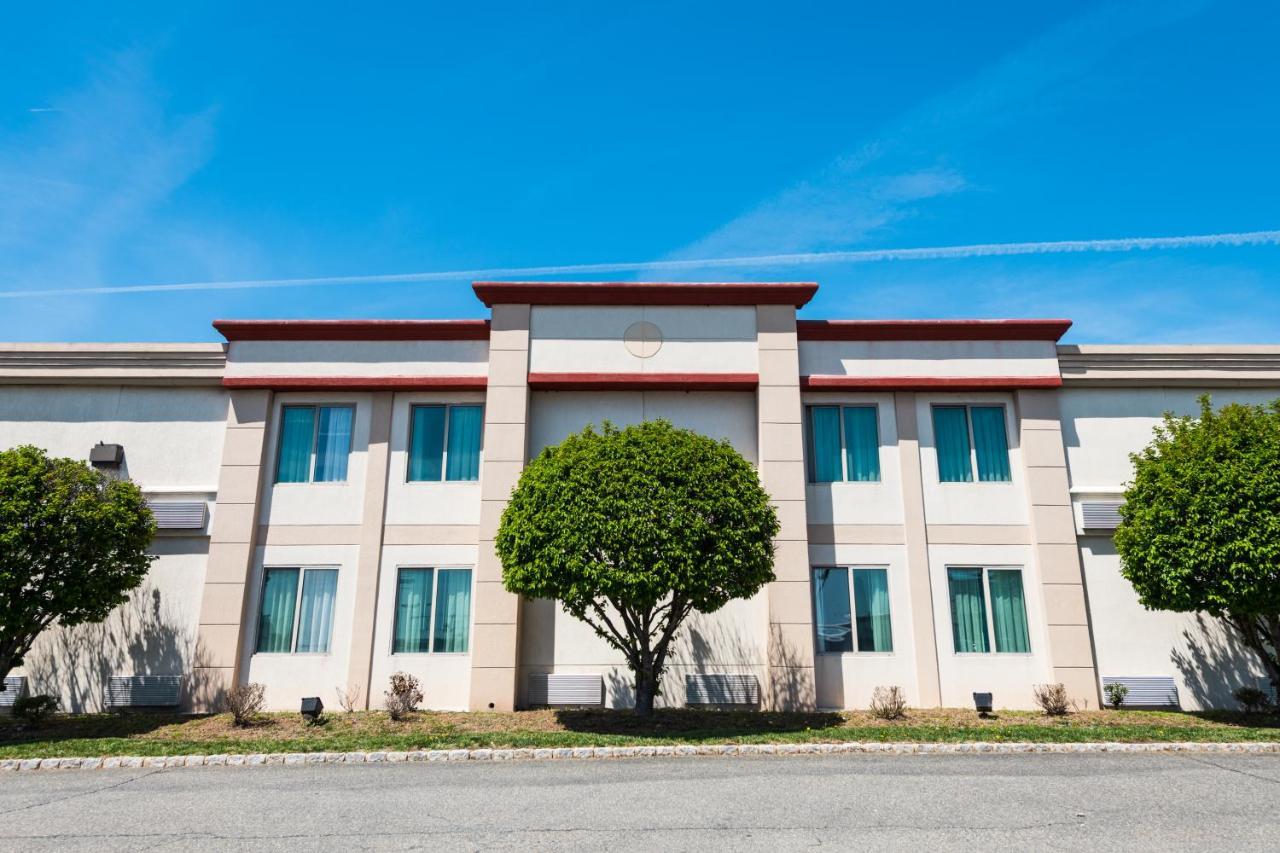 Garden Executive Hotel South Plainfield Εξωτερικό φωτογραφία