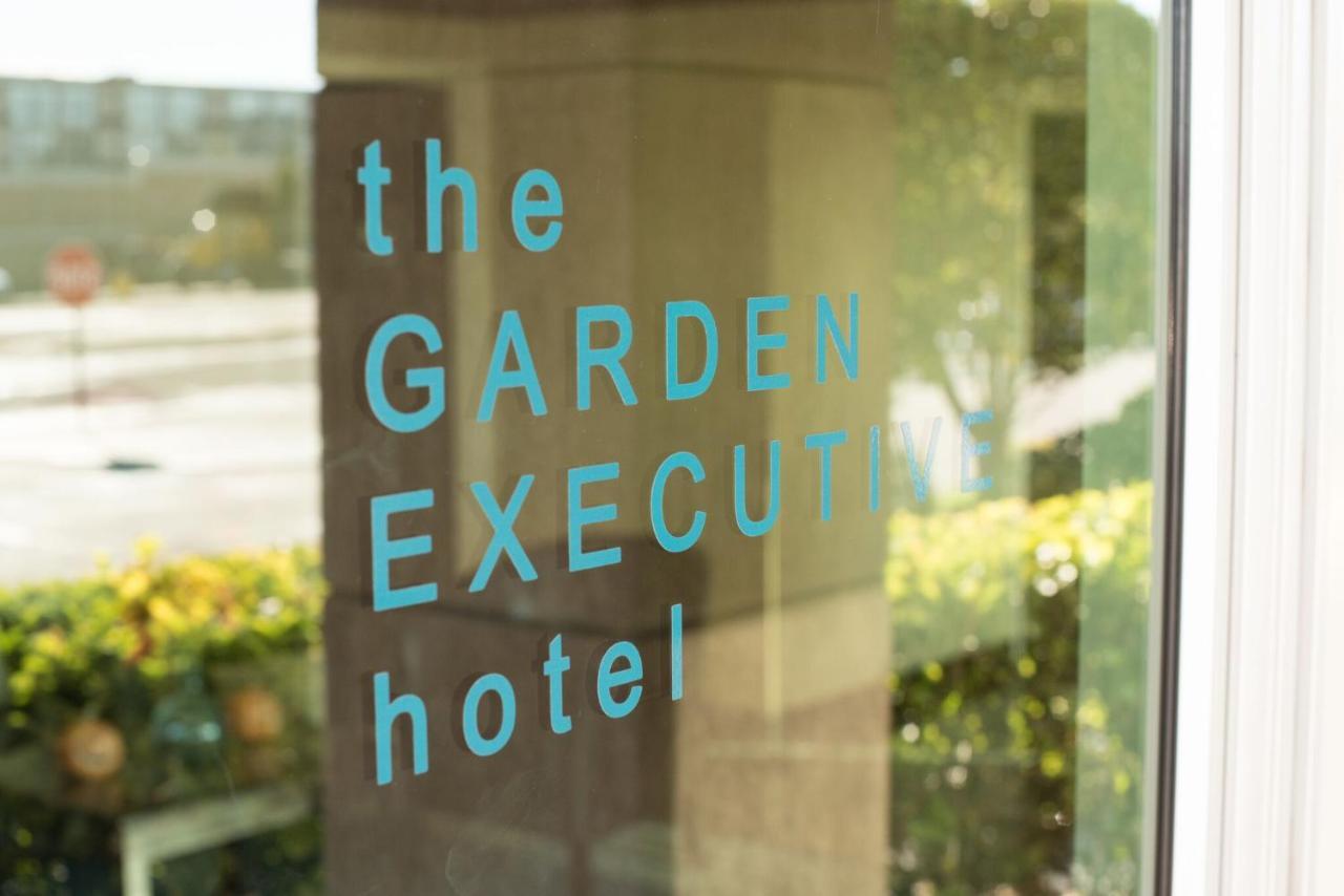 Garden Executive Hotel South Plainfield Εξωτερικό φωτογραφία